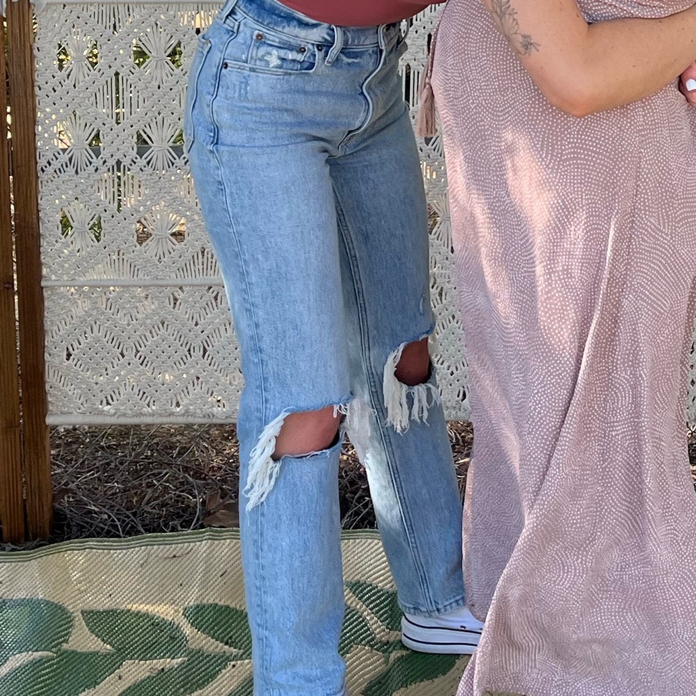 Abercrombie & Fitch Light the 90’s Straight Ultra High Rise Jeans